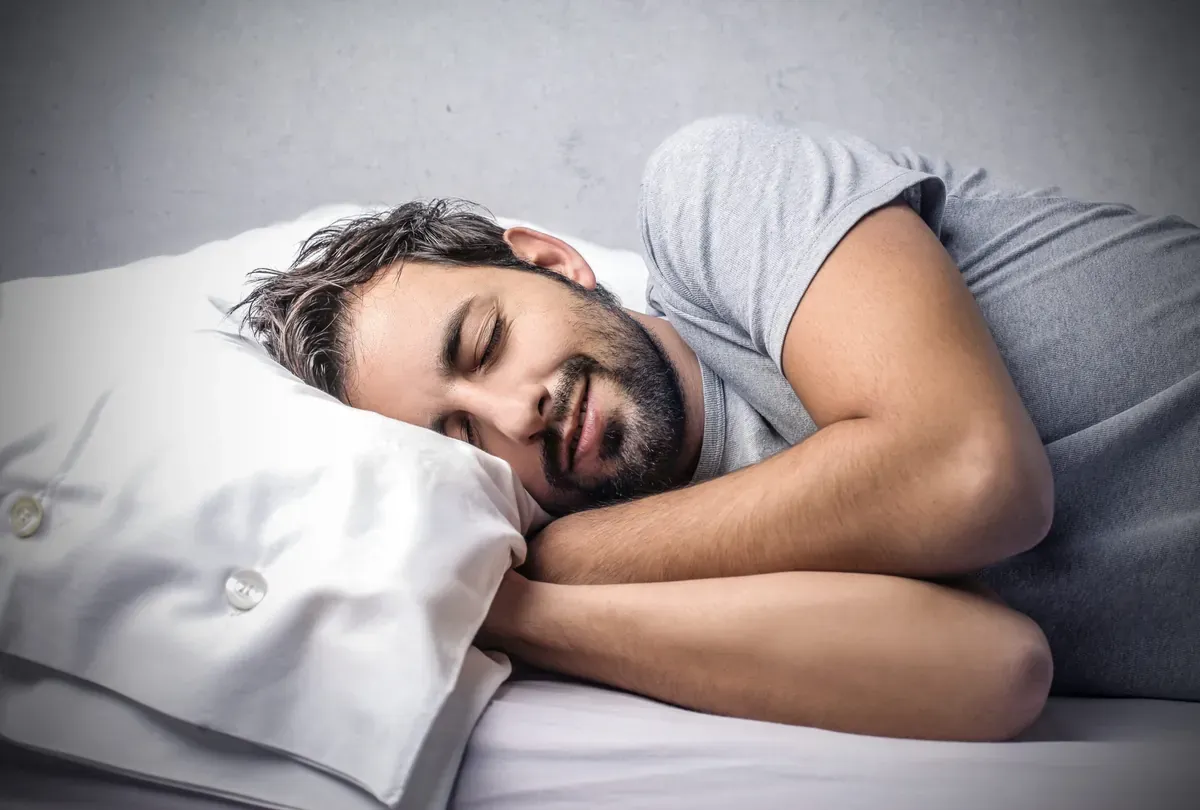 Attivare il climatizzatore di notte, il tuo ti fa dormire? 3 trucchi per te