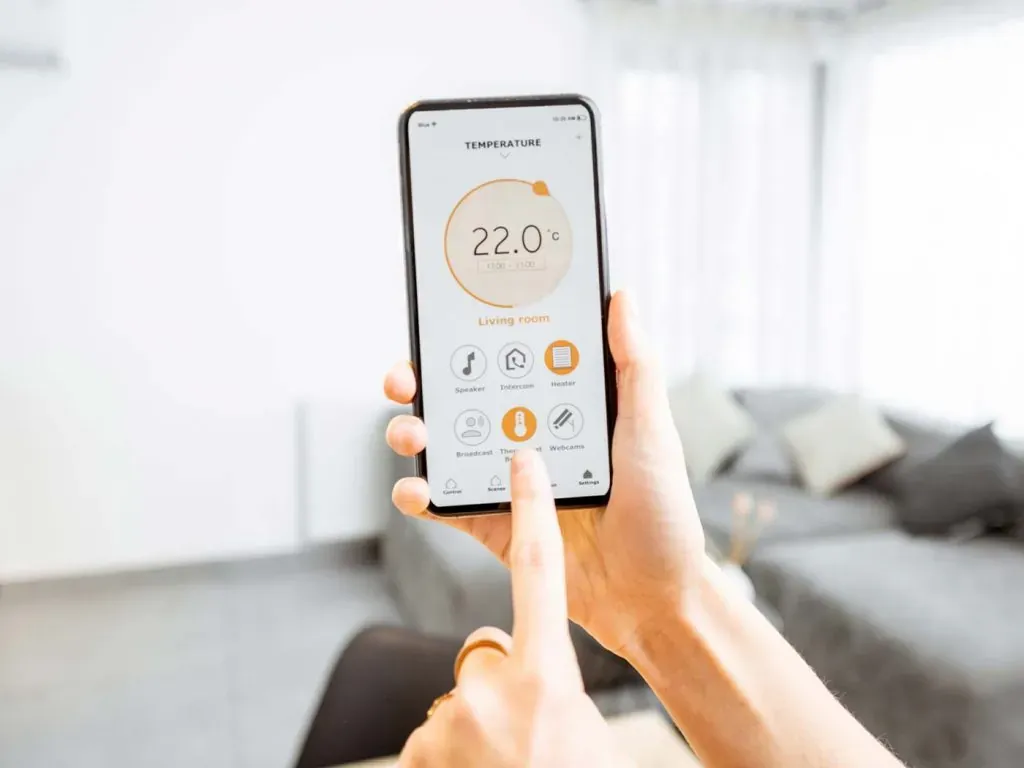 Termostato-caldaia-programmabile-controllo-remoto-smartphone